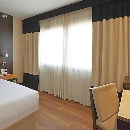 Hotel Nh Stadium Barcelona