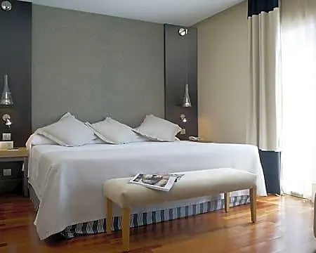 Nh巴塞罗那体育场酒店 酒店 4*