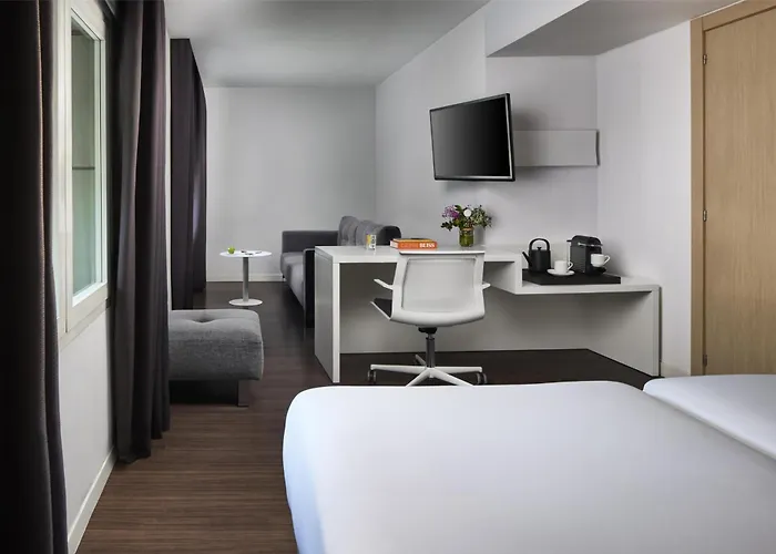 فندق إن إتش ستاديوم برشلونة