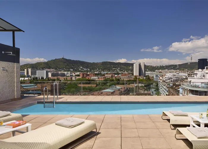 فندق إن إتش ستاديوم 4*