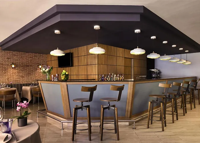 فندق إن إتش ستاديوم برشلونة