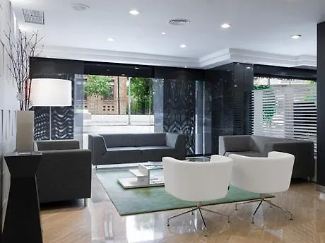 فندق إن إتش ستاديوم 4*