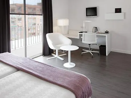 إن إتش ستاديوم فندق