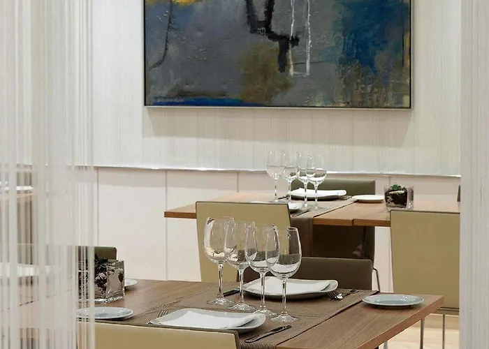 فندق إن إتش ستاديوم برشلونة