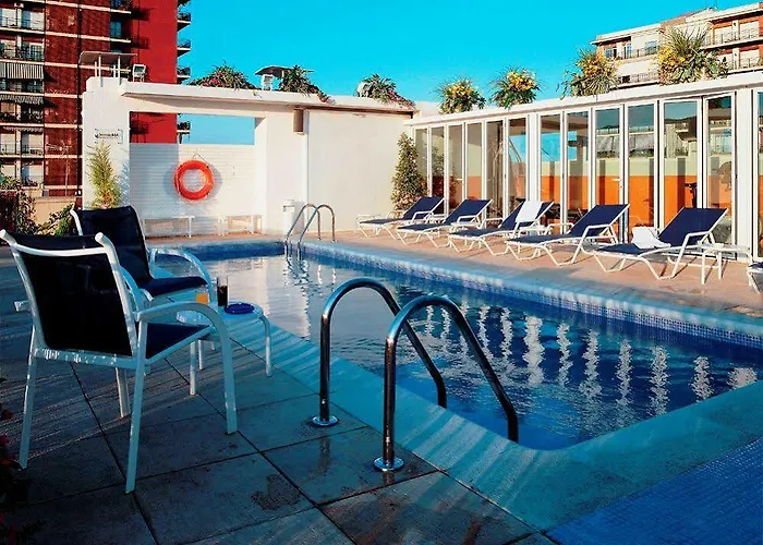 فندق إن إتش ستاديوم برشلونة