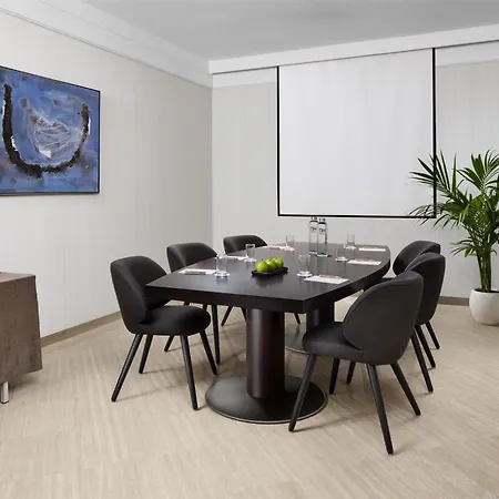 Nh巴塞罗那体育场酒店 4*